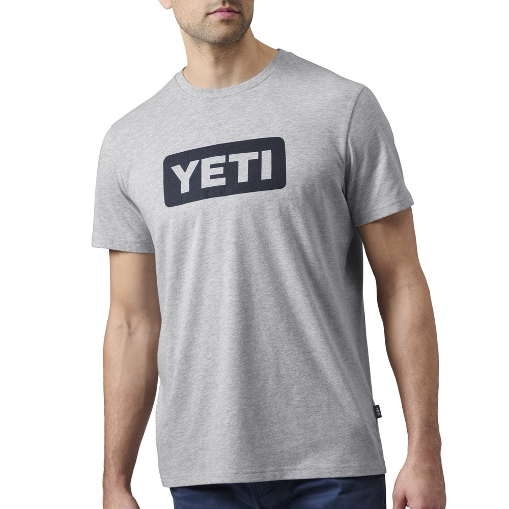 YETI Premium Logo Badge Heather Gray Navy Short Sleeve T-Shirt Men's Sz S *NEW*